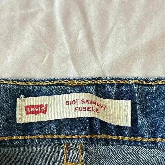 Levi’s - 510 long denim shorts with frayed ham. Size 7. - Picture 2 of 6